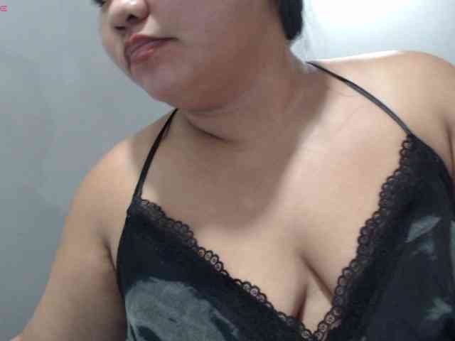 BubbleButtPinay webcam