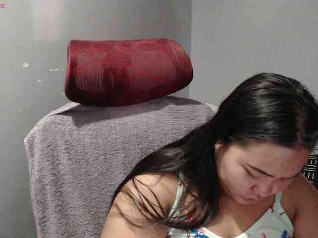 BubbleButtPinay webcam