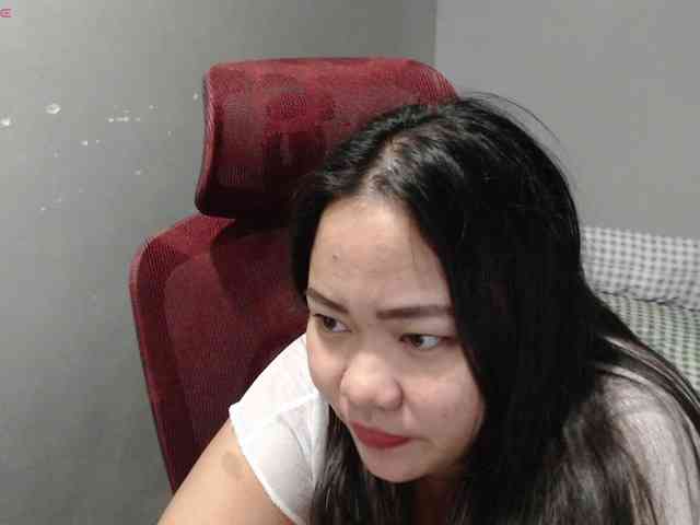 BubbleButtPinay webcam