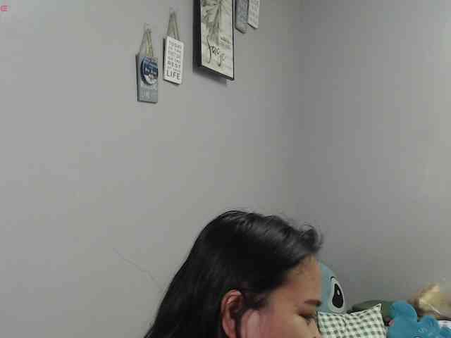 BubbleButtPinay webcam