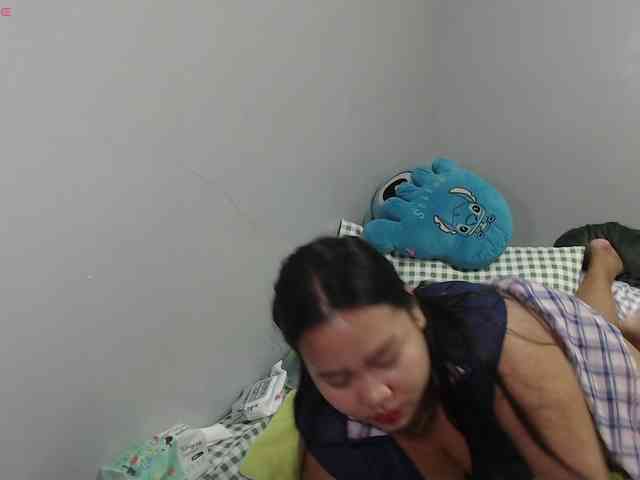 BubbleButtPinay webcam