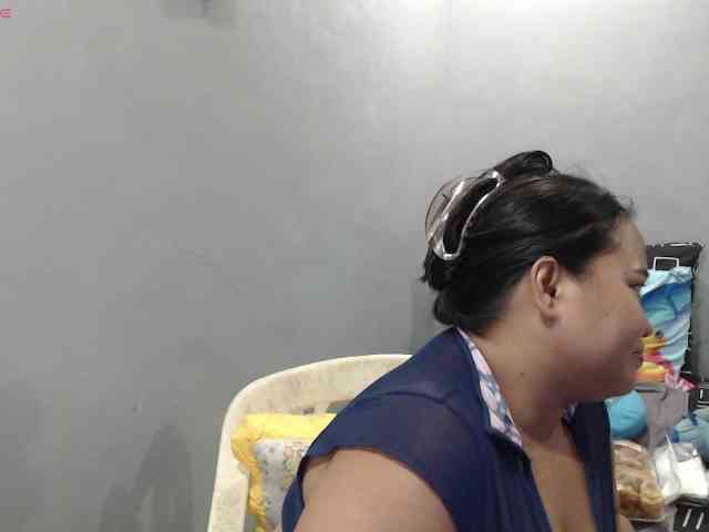 BubbleButtPinay webcam