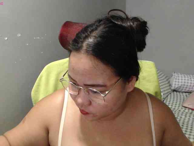BubbleButtPinay webcam