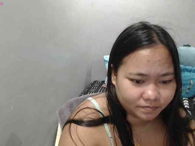 BubbleButtPinay webcam