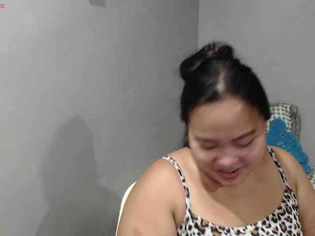 BubbleButtPinay webcam