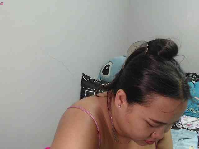 BubbleButtPinay webcam