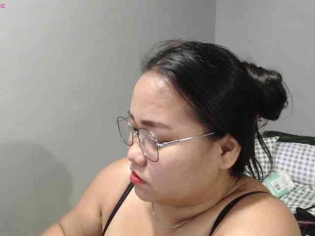 BubbleButtPinay webcam