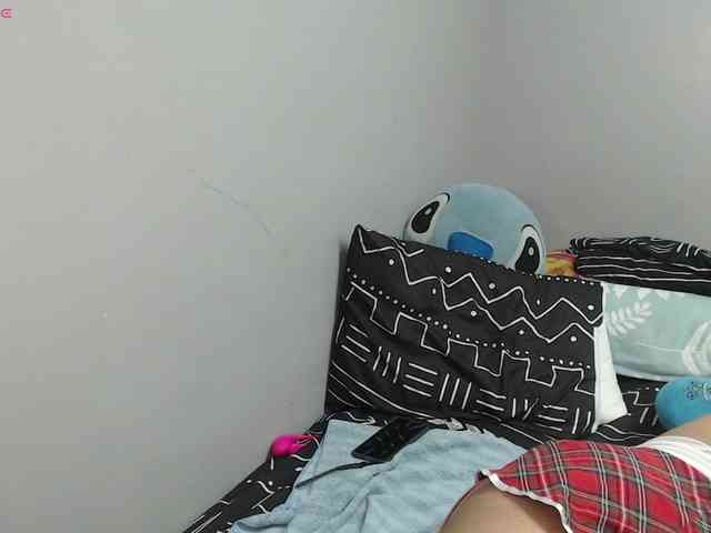 BubbleButtPinay webcam