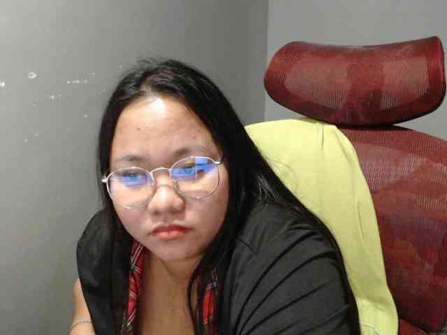 BubbleButtPinay webcam