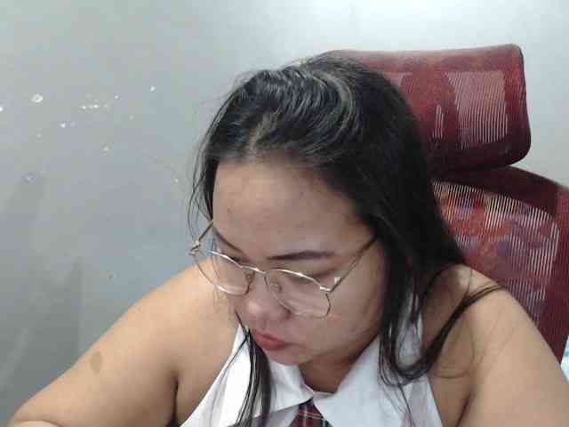 BubbleButtPinay webcam