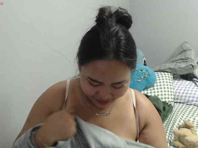 BubbleButtPinay webcam