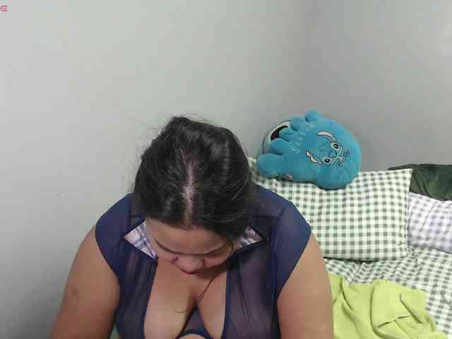 BubbleButtPinay webcam