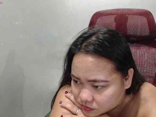 BubbleButtPinay webcam