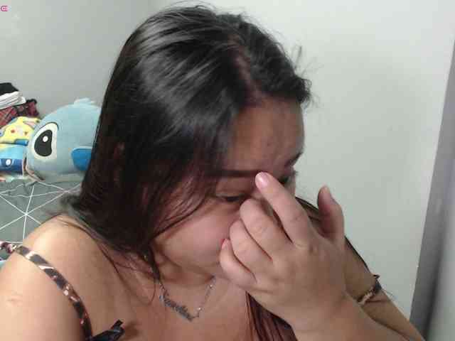 BubbleButtPinay webcam