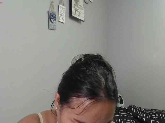 BubbleButtPinay webcam
