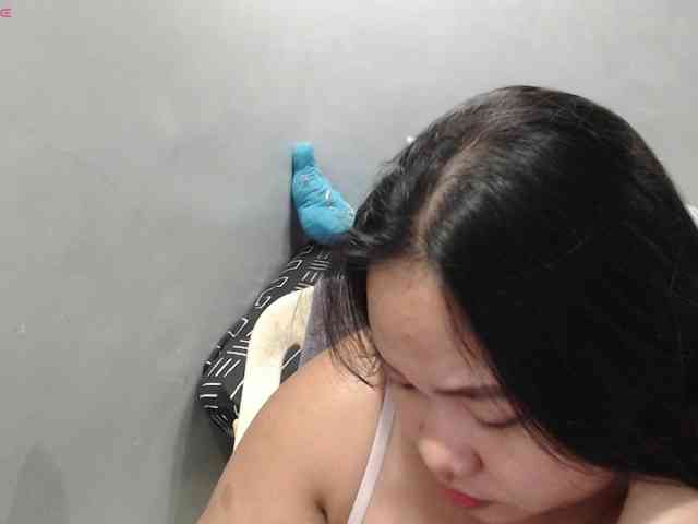 BubbleButtPinay webcam