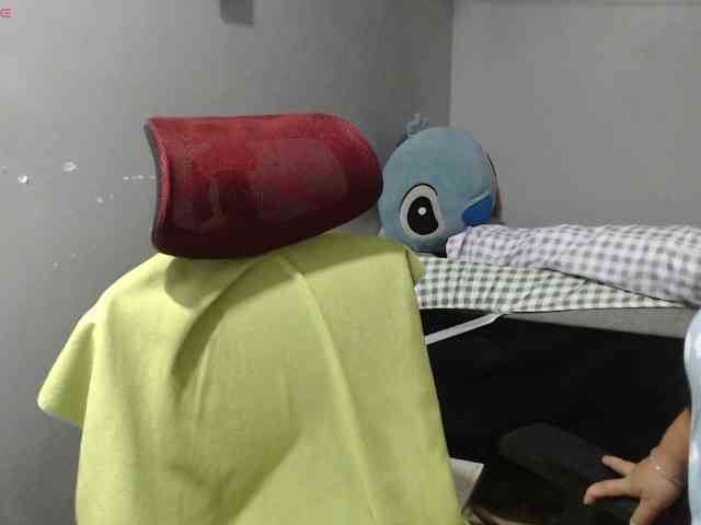 BubbleButtPinay webcam