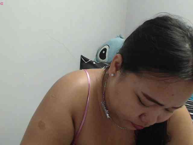 BubbleButtPinay webcam