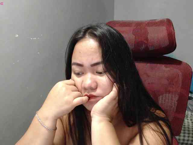 BubbleButtPinay webcam