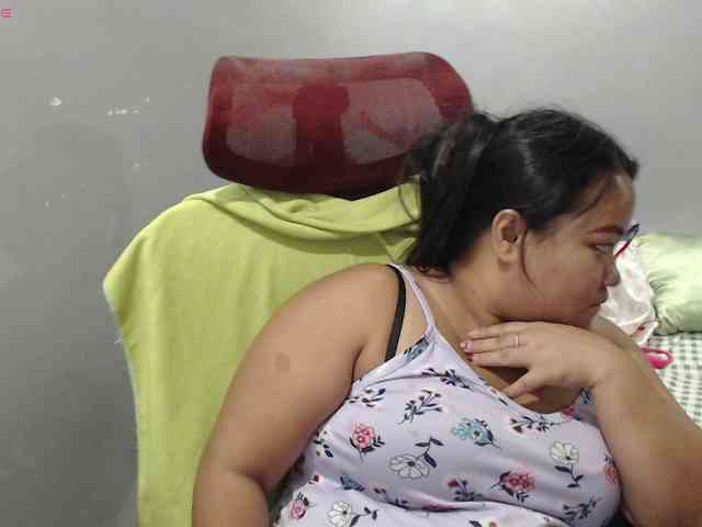 BubbleButtPinay webcam