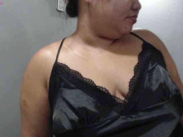 BubbleButtPinay webcam