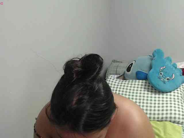 BubbleButtPinay webcam