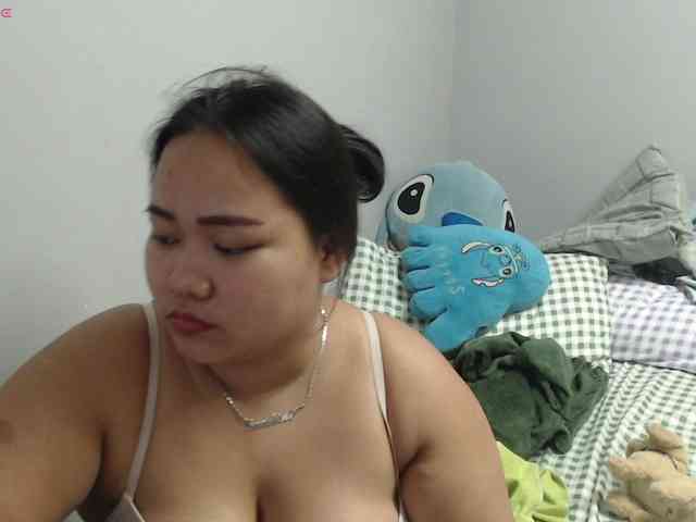 BubbleButtPinay webcam