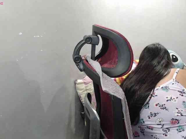 BubbleButtPinay webcam