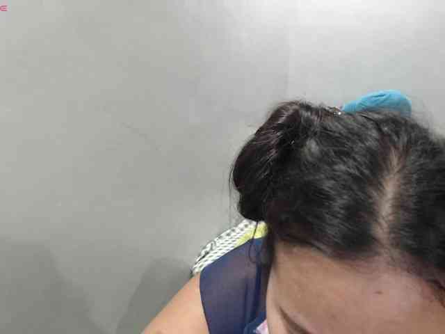 BubbleButtPinay webcam
