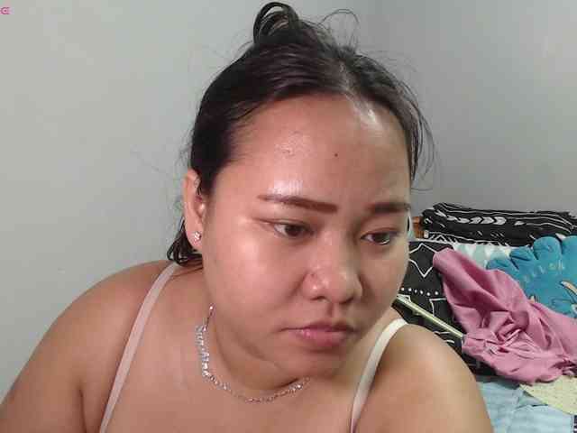 BubbleButtPinay webcam
