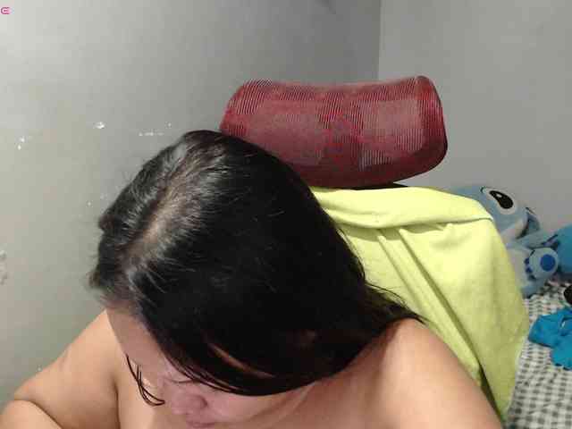 BubbleButtPinay webcam