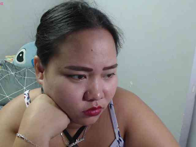 BubbleButtPinay webcam