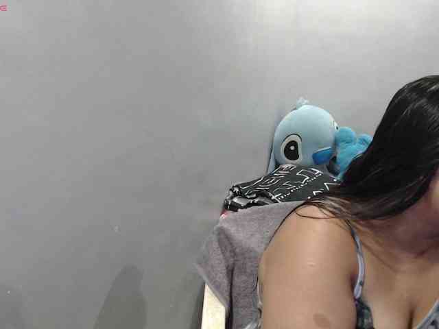 BubbleButtPinay webcam