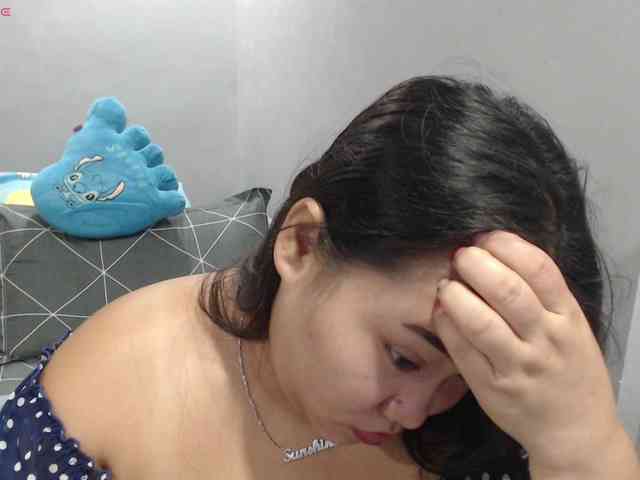 BubbleButtPinay webcam