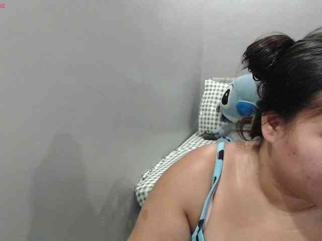 BubbleButtPinay webcam