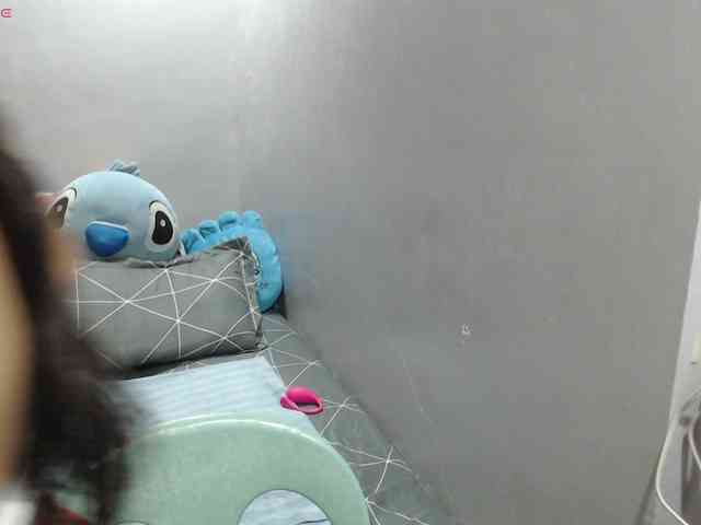 BubbleButtPinay webcam