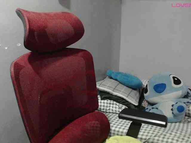 BubbleButtPinay webcam