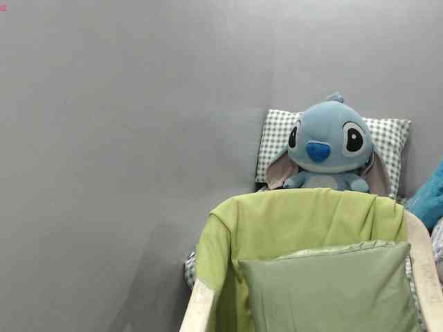 BubbleButtPinay webcam