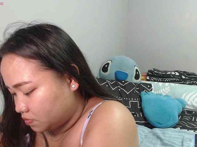 BubbleButtPinay webcam