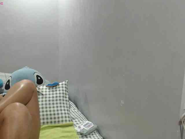 BubbleButtPinay webcam