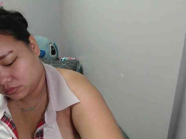 BubbleButtPinay webcam