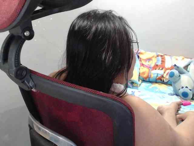 BubbleButtPinay webcam