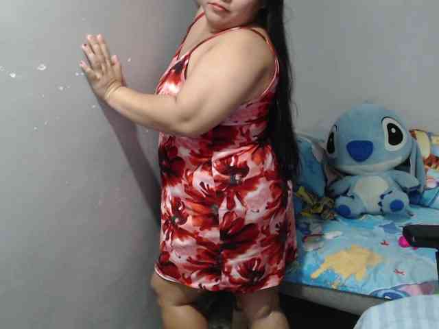 BubbleButtPinay webcam