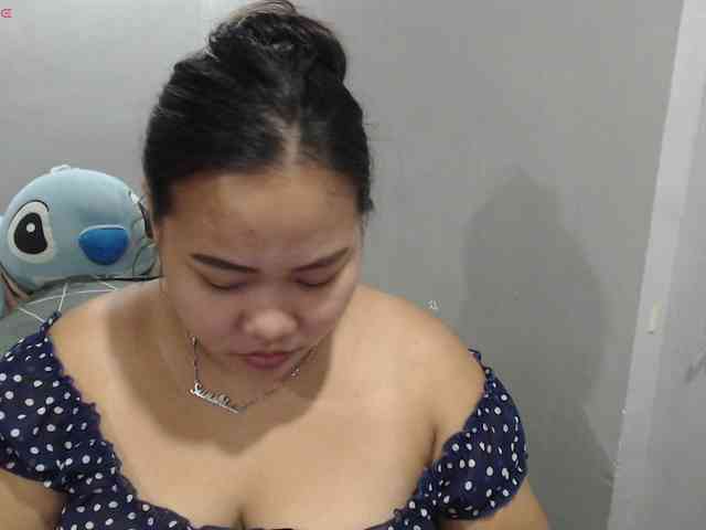 BubbleButtPinay webcam