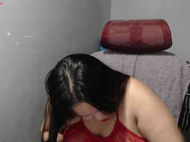 BubbleButtPinay webcam