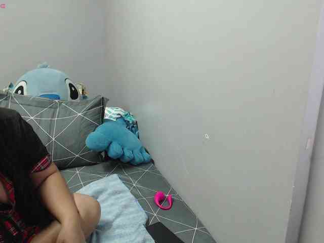 BubbleButtPinay webcam