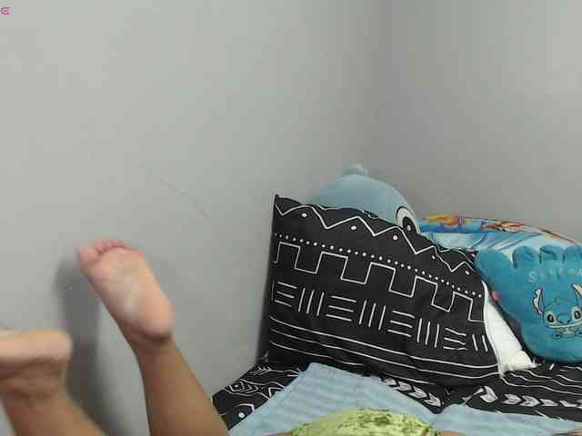 BubbleButtPinay webcam