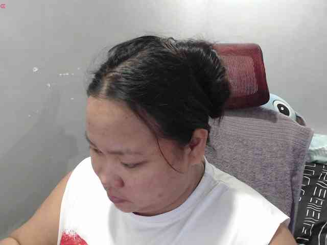 BubbleButtPinay webcam