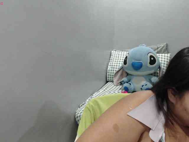 BubbleButtPinay webcam