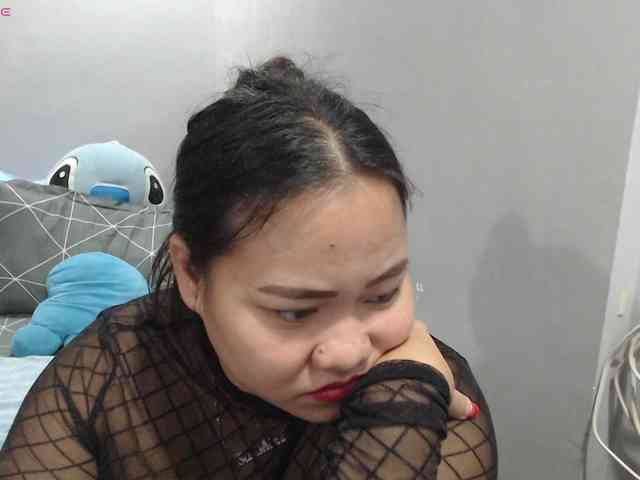 BubbleButtPinay webcam